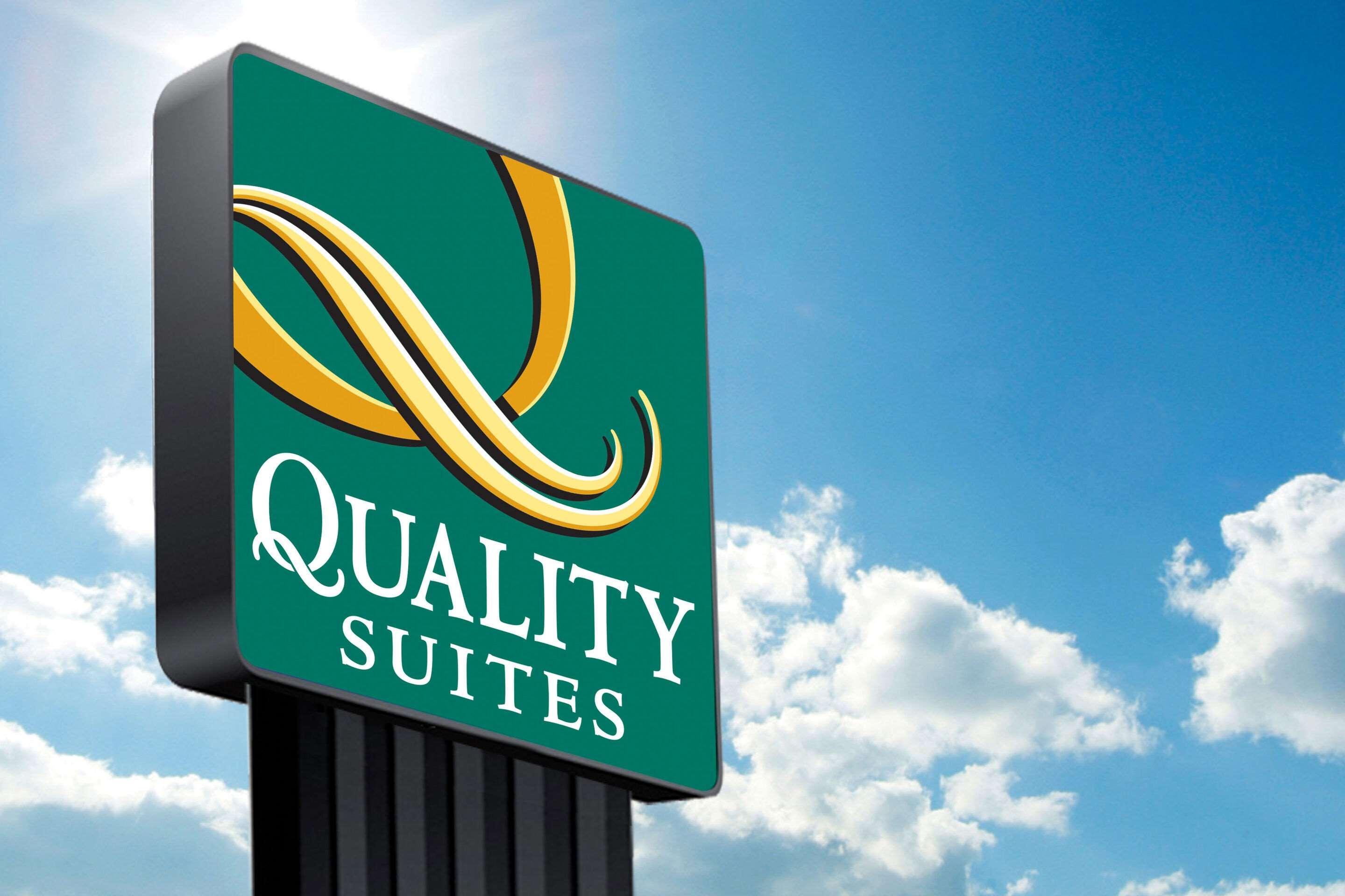 Quality Suites Near West Acres Fargo Exterior photo